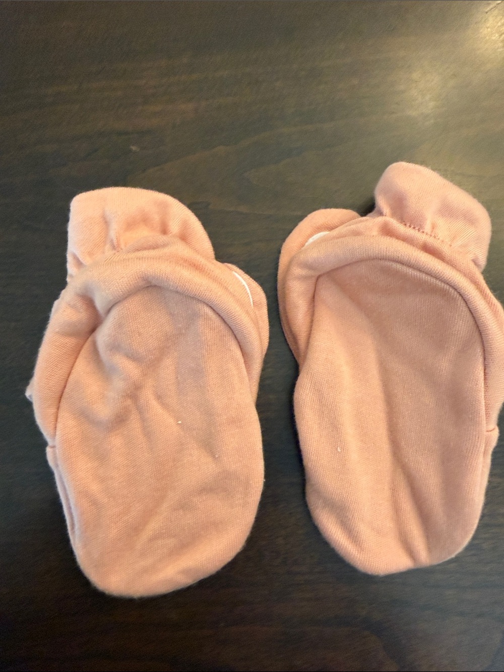Peach Goumi booties 3-6m